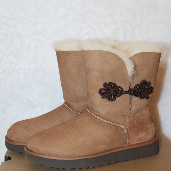 UGG MARIKO BAILEY BOW SUEDE SHORT BOOTS NEW! - Picture 5 of 8